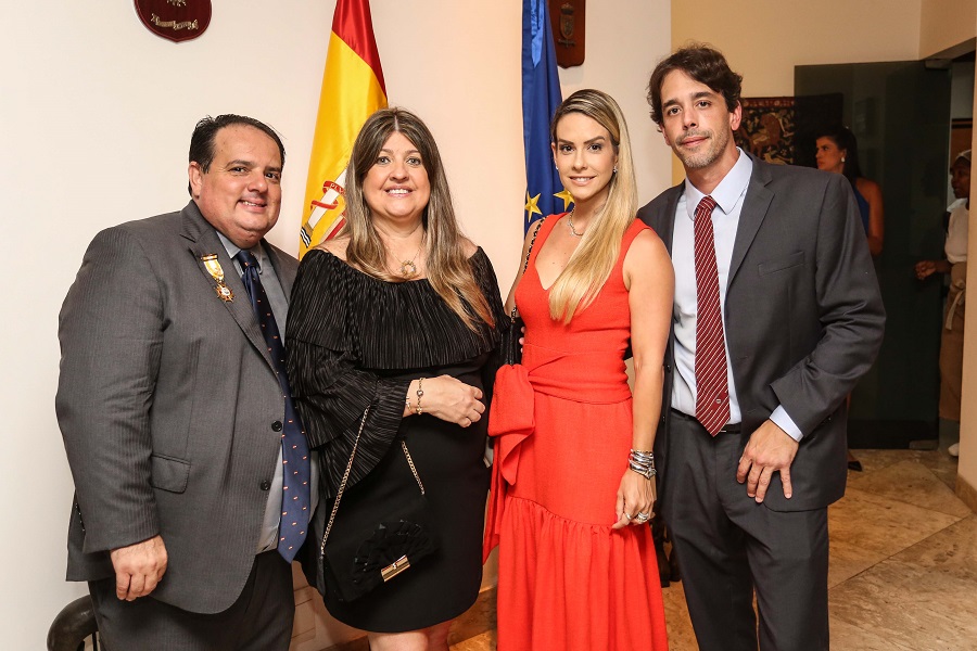  Antonio, Luciana, Lia Monica Peres e Adriano Carvalho                        